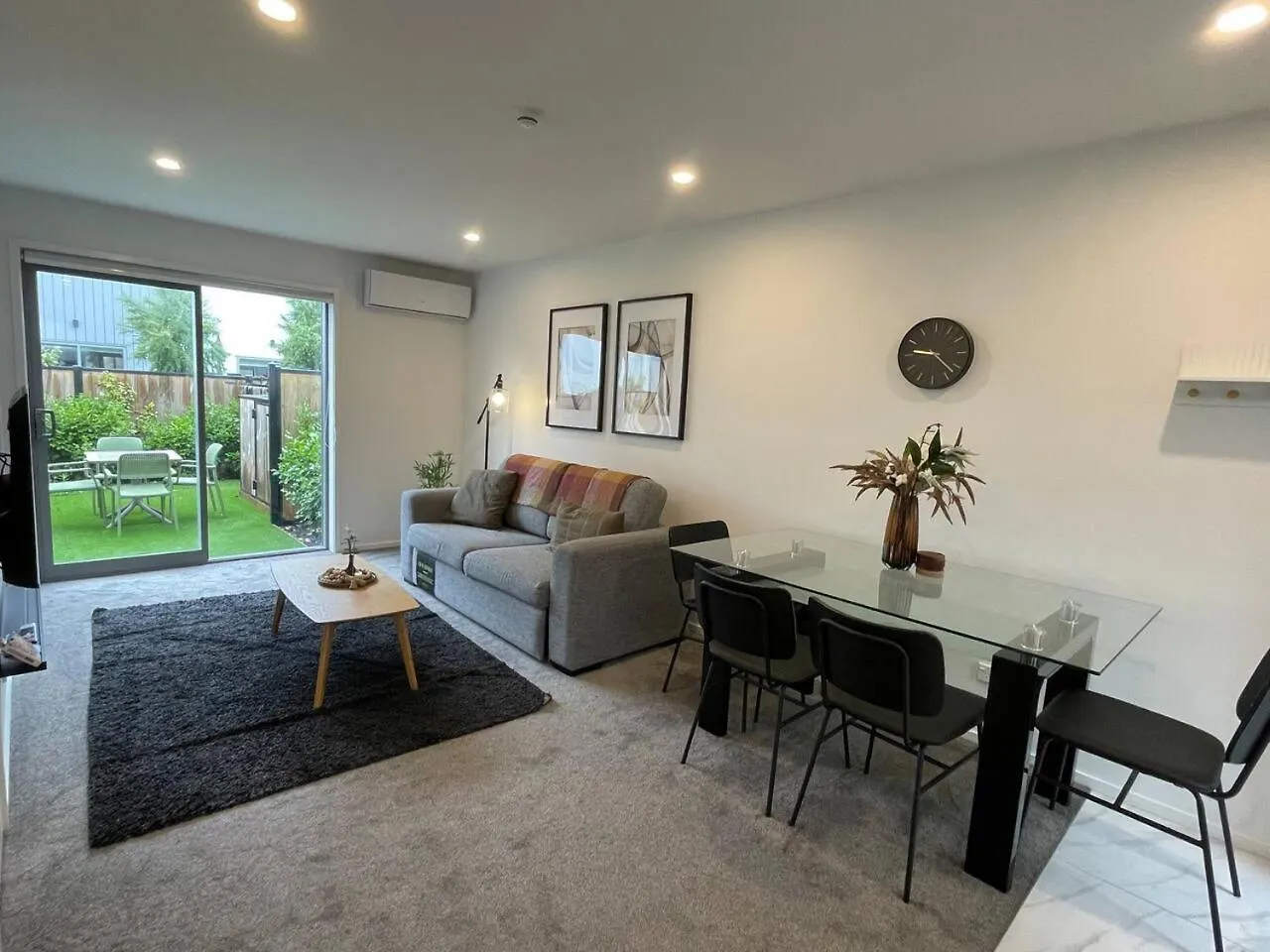 2 Bed 2 Bath Retreat Villa Christchurch